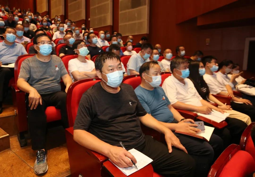报告会3.jpg 报告会3.jpg