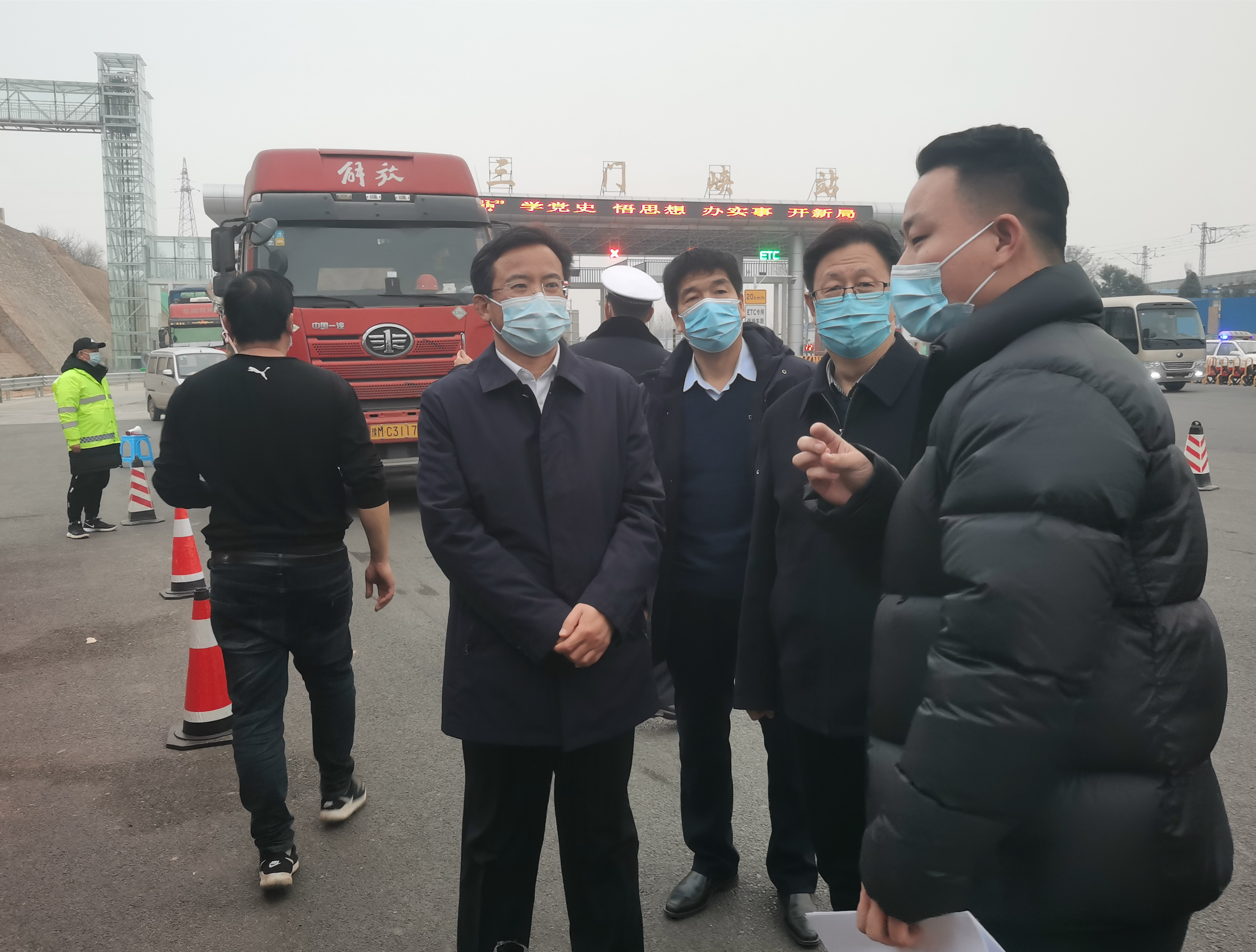 观摩1.jpg