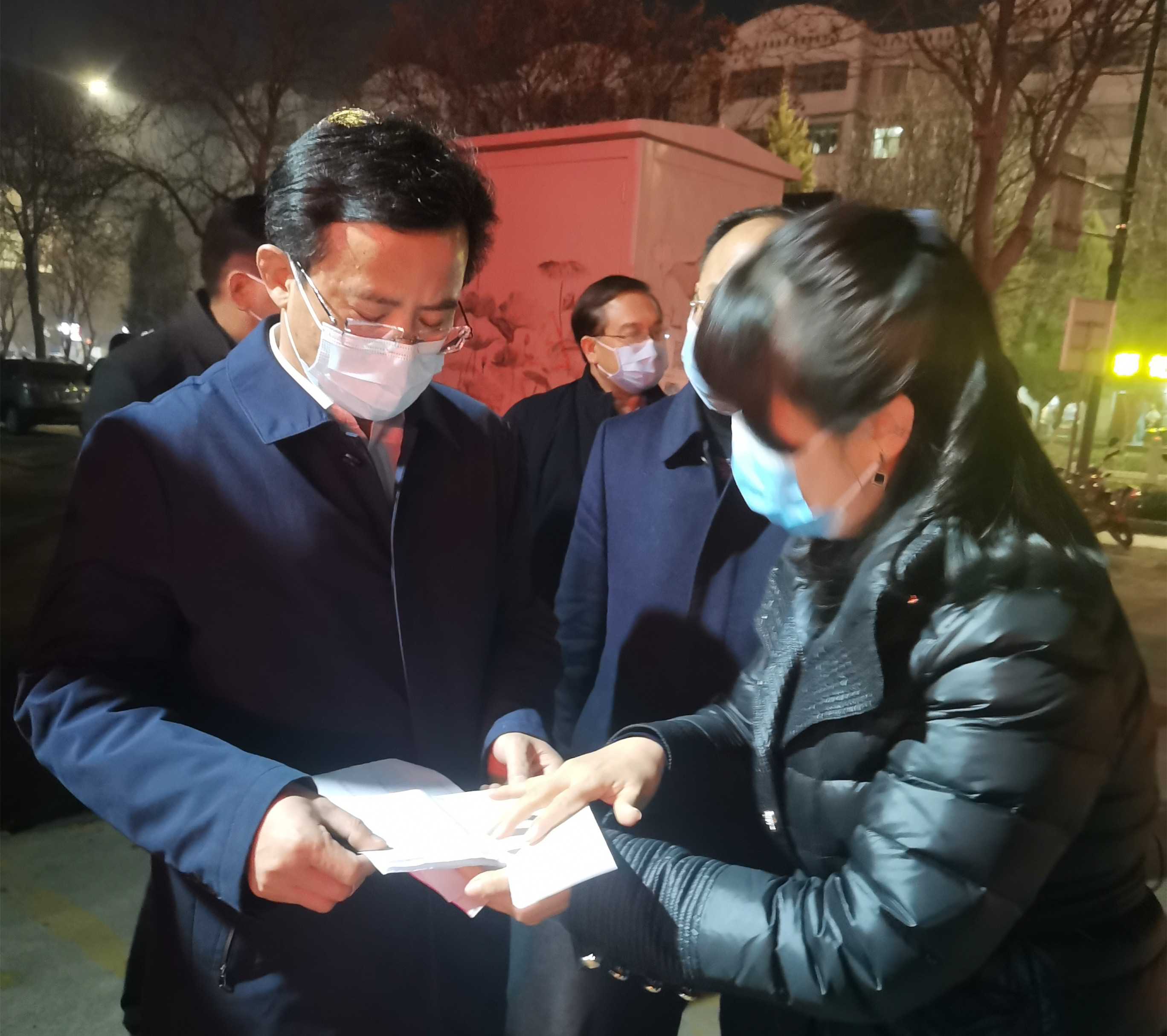 观摩四.jpg